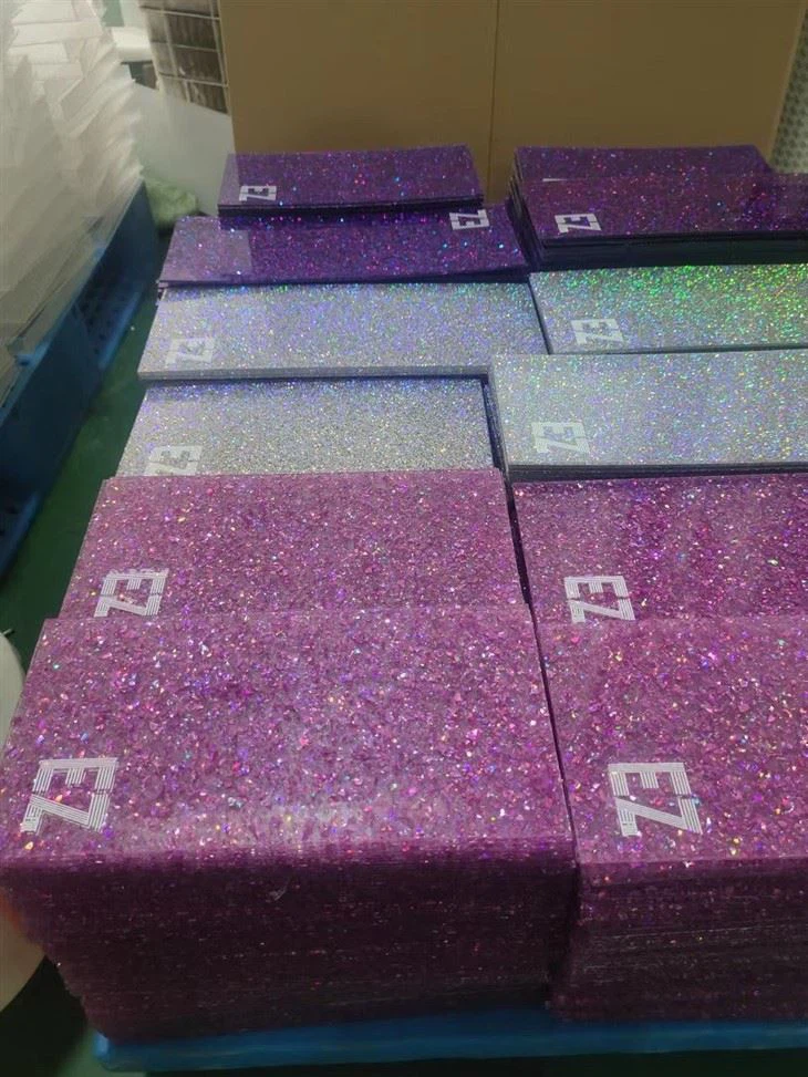 Lembaran Akrilik Berkilau Holografik